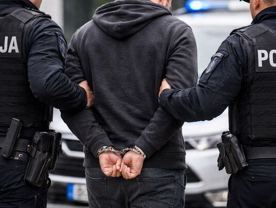 Mężczyzna brał kredyty na własną matkę i podszywał się pod nią, żeby oszukiwać ludzi