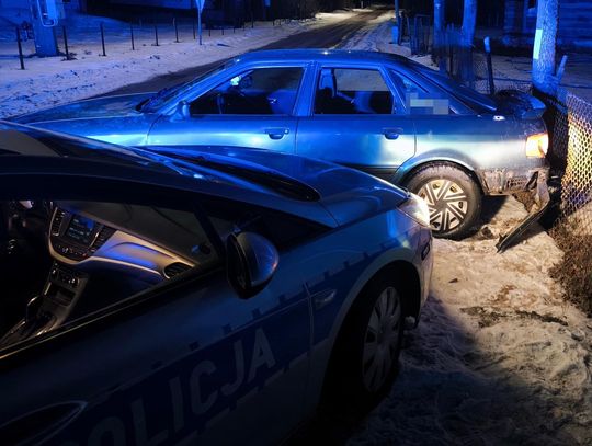 Miał 5 dożywotnich zakazów i jechał po amfetaminie. Policjanci staranowali Audi, żeby je zatrzymać Miał 5 dożywotnich zakazów i jechał po amfetaminie. Policjanci staranowali Audi, żeby je zatrzymać