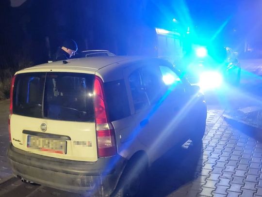 Miał dożywotni zakaz prowadzenia, ale nadal jeździł autem do pracy. Wpadł, bo nie zapiął pasów Miał dożywotni zakaz prowadzenia, ale nadal jeździł autem do pracy. Wpadł, bo nie zapiął pasów