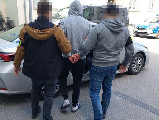 Miał już wyrok za narkotyki, ale dalej dilował. Po kolejnej wpadce dilerowi grozi 15 lat