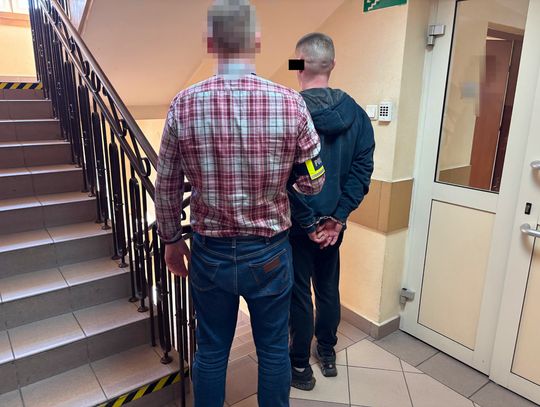 Miał pół roku do odsiadki. Żeby uniknąć policji wyniósł się z mieszkania i ukrywał się w piwnicy