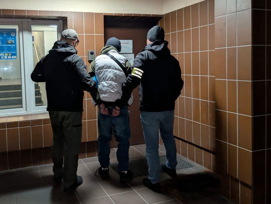 Miał przy sobie „kryształ”, w domu ponad pół kilograma narkotyków. 19-letni diler zatrzymany