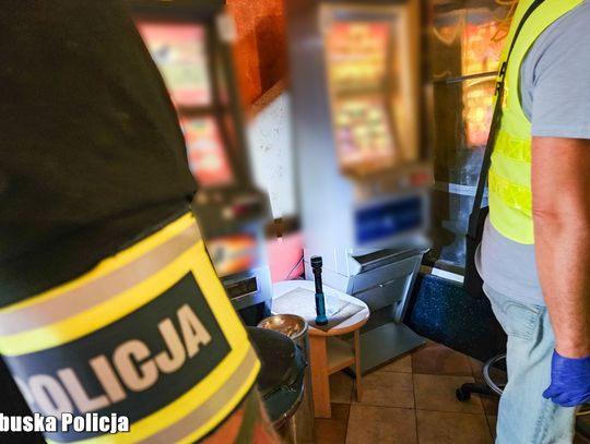 Miał w lokalu trzy automaty do gry na pieniądze. Właścicielowi grozi nawet 300 tysięcy kary i więzienie