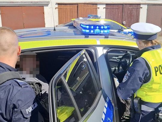 Miał zakaz i był po amfetaminie. Podczas ucieczki urządził demolkę w centrum miasta