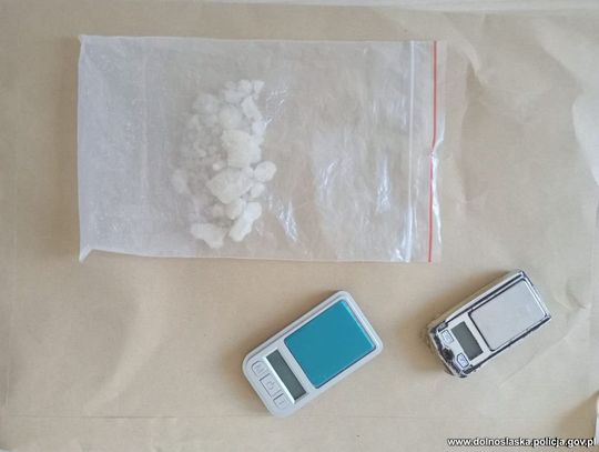 Miała prawie 3 promile i wiozła narkotyki. W mieszkaniu miała ich więcej