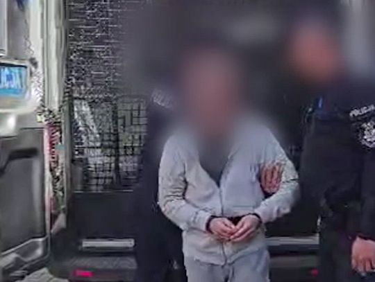 Międzynarodowa obława zakończona sukcesem. Członek gangu oszustów sprowadzony z Niemiec do Polski Międzynarodowa obława zakończona sukcesem. Członek gangu oszustów sprowadzony z Niemiec do Polski