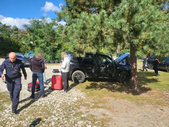 Młoda kobieta była przez tydzień więziona w hotelu. Policjanci zatrzymali czterech obcokrajowców