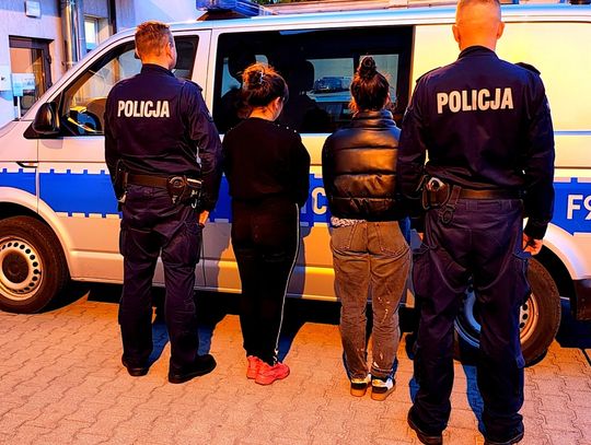 Młode żebraczki zapukały do drzwi policjantki. Wezwała wsparcie, kobiety skończyły z mandatami