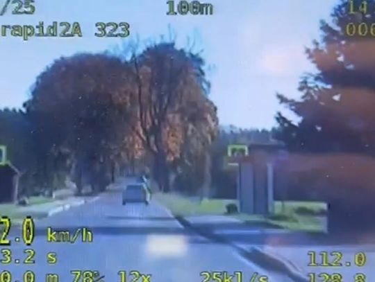 Młody kierowca stracił prawo jazdy za rażące przekroczenie prędkości i ma do zapłacenie słony mandat