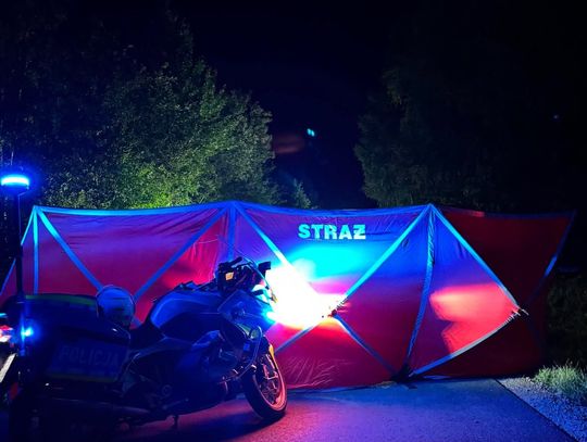 Młody motocyklista zjechał z drogi i uderzył w bariery. 24-latek zginął na miejscu