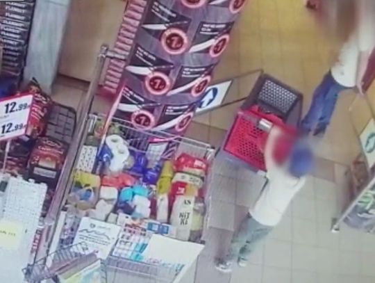 Młody uciekł z przedszkola. Znaleźli go w supermarkecie. Robił zakupy na imprezę urodzinową. WIDEO