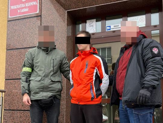 Młody Ukrainiec wyłudził od 60-latka złoto warte 350 tysięcy. Wpadł podczas rutynowej kontroli