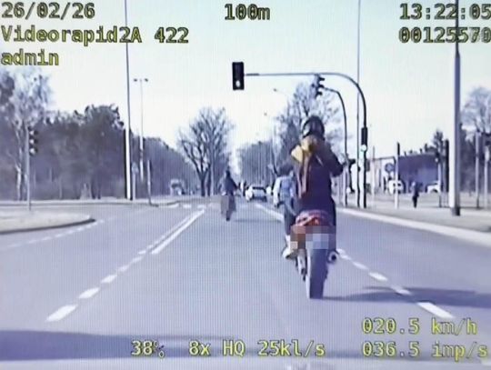 Młodzi motocykliści bardzo kiepsko rozpoczęli sezon. Nie wiedzieli, że jedzie za nimi nieoznakowany radiowóz Młodzi motocykliści bardzo kiepsko rozpoczęli sezon. Nie wiedzieli, że jedzie za nimi nieoznakowany radiowóz