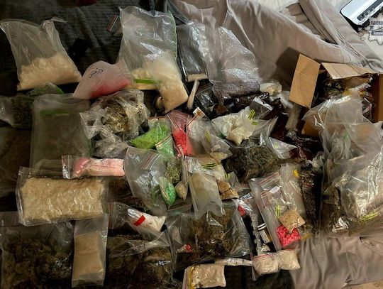 Młodzi Ukraińcy zatrzymani ze znacznymi ilościami narkotyków. Policjanci zatrzymali trzech mężczyzn