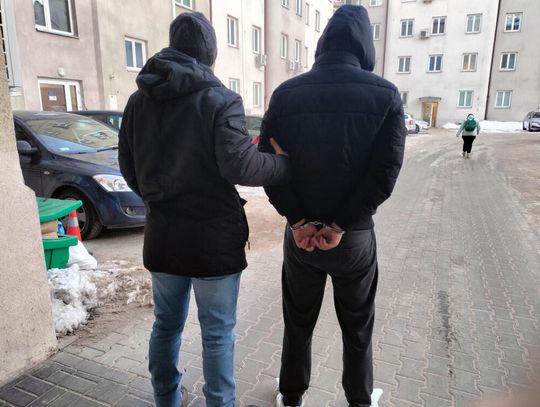 Młodzi Ukraińcy zdemolowali taksówkę i pobili kierowcę. Tak "odwdzięczyli" mu się za pomoc