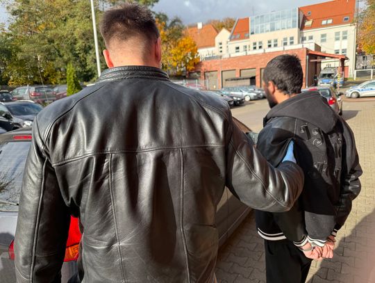 Mołdawianin musi wracać do domu. W sklepach brał towar i wychodził bez płacenia