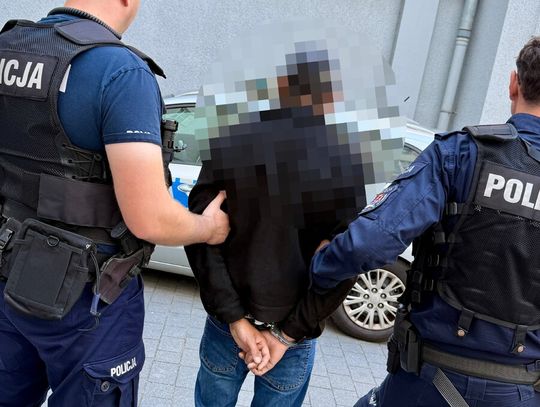 Mołdawianin ukradł dwa telefony warte ponad 11 tysięcy. Tym "kupił sobie bilet" na przymusowy powrót do domu