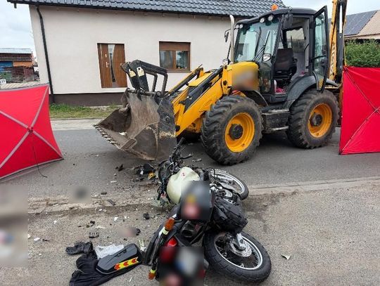 Motocyklista ciężko ranny po zderzeniu z koparką. Świadkowie odjechali z miejsca wypadku