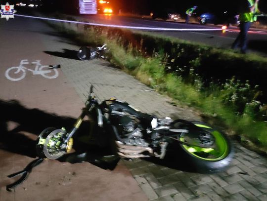 Motocyklista podczas wyprzedzania zderzył się czołowo z Mercedesem. 28-latek zginął na miejscu