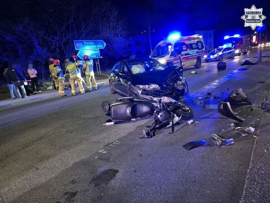 Motocyklista poważnie ranny po zderzeniu z Hondą. 18-letni kierowca nie ustąpił mu pierwszeństwa