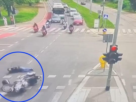Motocyklista przewrócił się po ruszeniu spod świateł. Stracił prawo jazdy, sprawa trafi do sądu