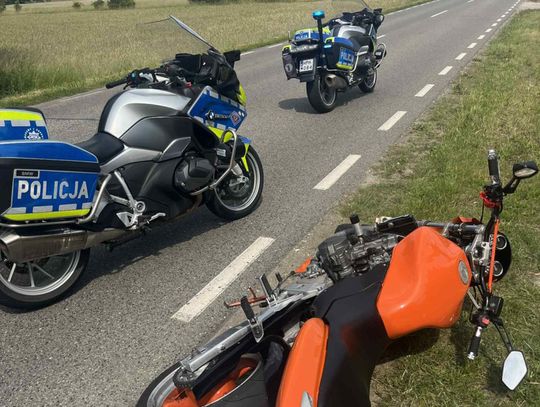 Motocyklista z pasażerką przez ponad 20 km uciekali policji. Okazało się, że to 17-latek i 16-latka