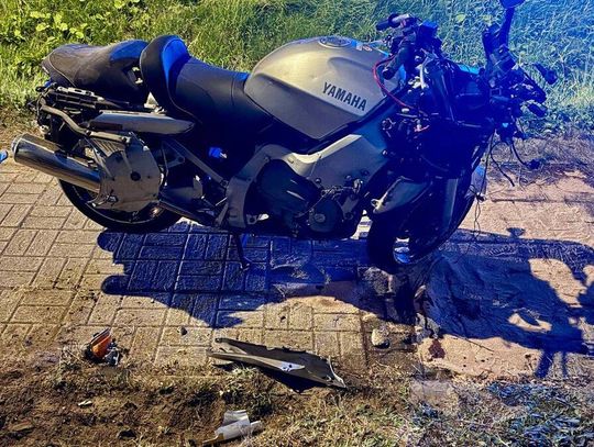 Motocyklista zepchnięty do rowu po zderzeniu z BMW. 51-latek trafił do szpitala