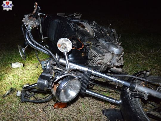 Motocyklista zginął po zderzeniu z fordem. Kierowca nie założył okularów i wyprzedzał ciężarówkę