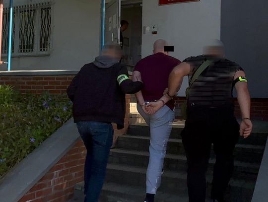 Myślał, że po 17 latach jest wolny. Recydywista zatrzymany tuż po powrocie do Polski