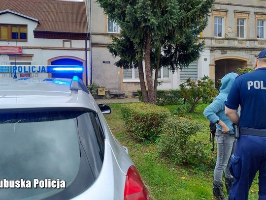 Myślała, że można jeździć motorowerem po chodniku i nie trzeba mieć kasku. Do końca nie rozumiała, o co czepia się policja