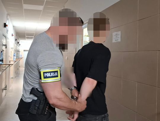 Myślała, że pomaga policji, straciła 71 tysięcy złotych. 19-letni oszust z Ukrainy zatrzymany