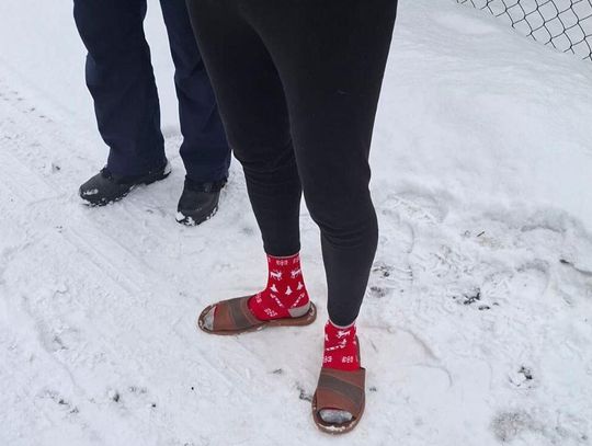 „Myślałem, że gram w grę”. Włamał się do domu, zjadł kiełbasę i zasnął w cudzym łóżku