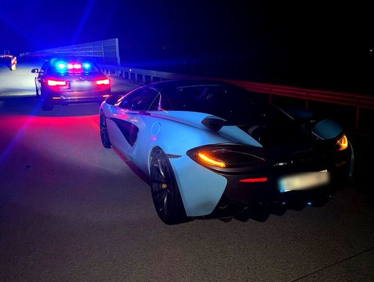 Na autostradzie rozpędził mclarena do 159 km/h. Dostał 15 punktów i 2500 zł mandatu