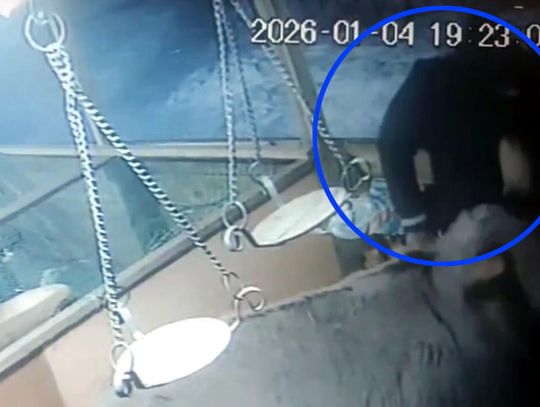 Na oczach zdziwionych osłów wskoczył do stajenki betlejemskiej i obrobił skarbony. Mężczyzna uciekł z pieniędzmi Na oczach zdziwionych osłów wskoczył do stajenki betlejemskiej i obrobił skarbony. Mężczyzna uciekł z pieniędzmi