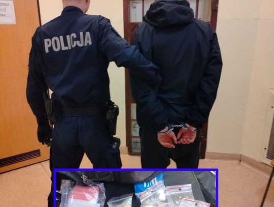 Na widok radiowozu odruchowo zasłonił twarz. Gdyby nie to, może pojechaliby dalej. Mężczyzna miał narkotyki