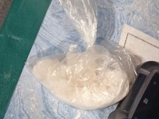 Na widok radiowozu zaczął coś upychać w gaciach. Okazało się, że to mefedron