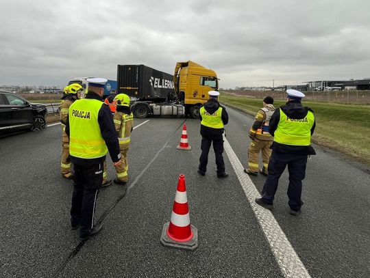 Nagrywali miejsce kolizji w czasie jazdy. Kierowcy dostali po 12 punktów i mandaty na 500 złotych