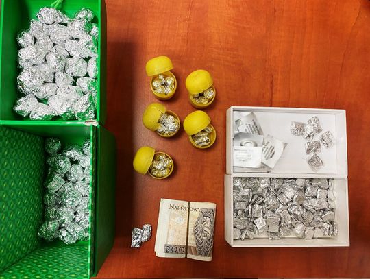 Nalot na melinę narkotykową. Policjanci przejęli heroinę, amfetaminę i tabletki z buprenorfiną