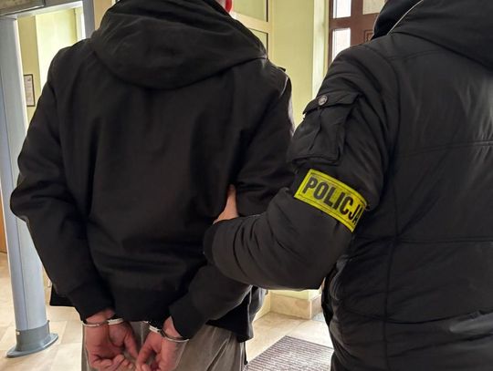 Napadał z nożem na żonę, ukradł rower pasierbowi. 38-letni recydywista odpowie za szereg przestępstw