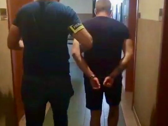 Napadł dzieciaka na boisku i zabrał mu hulajnogę. Okazało się, że jest poszukiwany, więc od razu trafił do więzienia