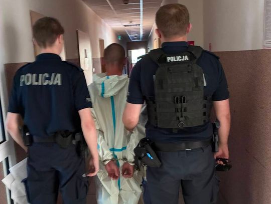 Napadli i okradli mężczyznę, a innego wepchnęli do fontanny. Dwóch recydywistów zatrzymanych