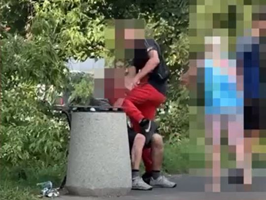Napadli mężczyznę dla 50 złotych, potem zaatakowali świadka. 16-latkowie wpadli po pościgu [WIDEO]