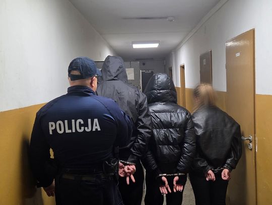 Narkotyki w termosie podczas kontroli drogowej. 19-latek usłyszał zarzut