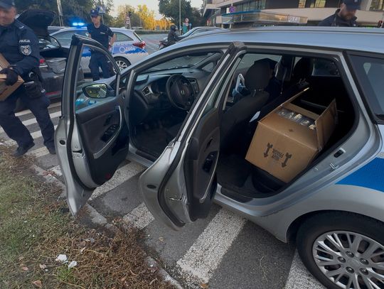 Narkotykowy kurier pod przykrywką kierowcy przewozu osób. W bagażniku miał 20 kg marihuany