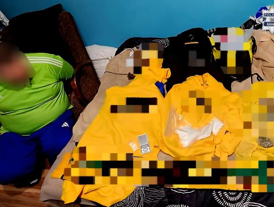 Narkotykowy "sklep" w mieszkaniu zlikwidowany. Recydywista i jego wspólnik w rękach policji