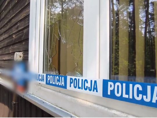 Nastolatkowie dla zabawy włamali się do domu i zdemolowali go. Odpowiedzą przed sądem rodzinnym