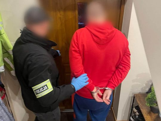 Nauczyciel wyłudzał leki opioidowe na dane uczniów. Policjanci sprawdzają, czy nimi handlował