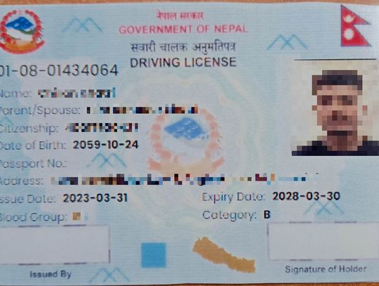 Nepalczyk zatrzymany z lewym prawem jazdy. Z dokumentu wynikało, że... urodzi się za 35 lat