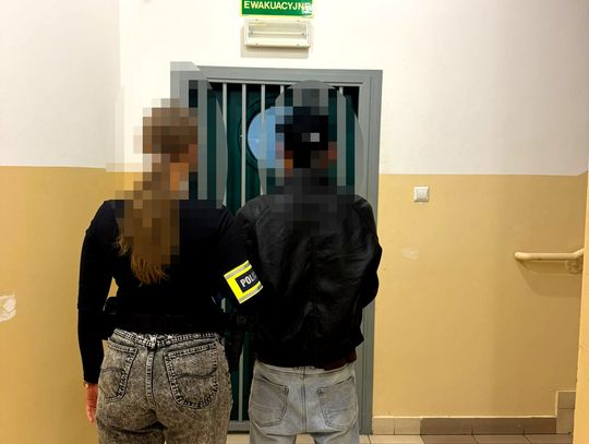 Nerwowe zachowanie zdradziło 33-latka. Metamfetaminę miał w męskiej torebce