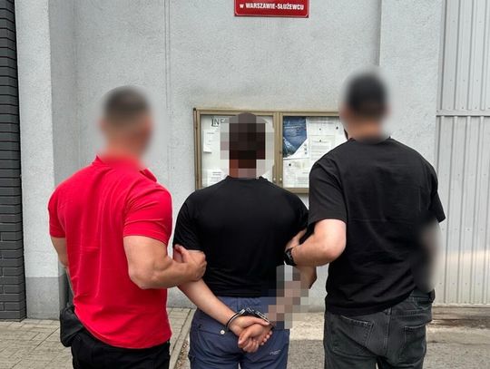 Nerwowo wpisywał kody i wypłacał pieniądze z bankomatów. 25-letni Ukrainiec trafił do aresztu